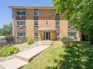 1215 24th Ave #104, Moline, IL 61265