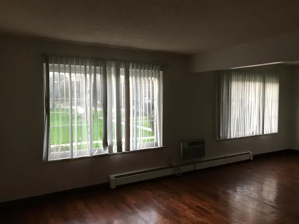 100 W Hickory Grove Rd, Bloomfield Hills, MI