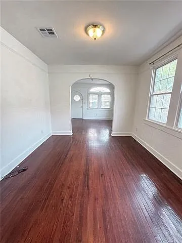1221 Poland Ave — Photo 4