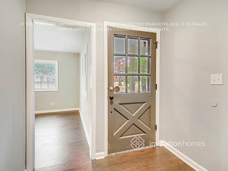 1100 Chatham Ln — Photo 4
