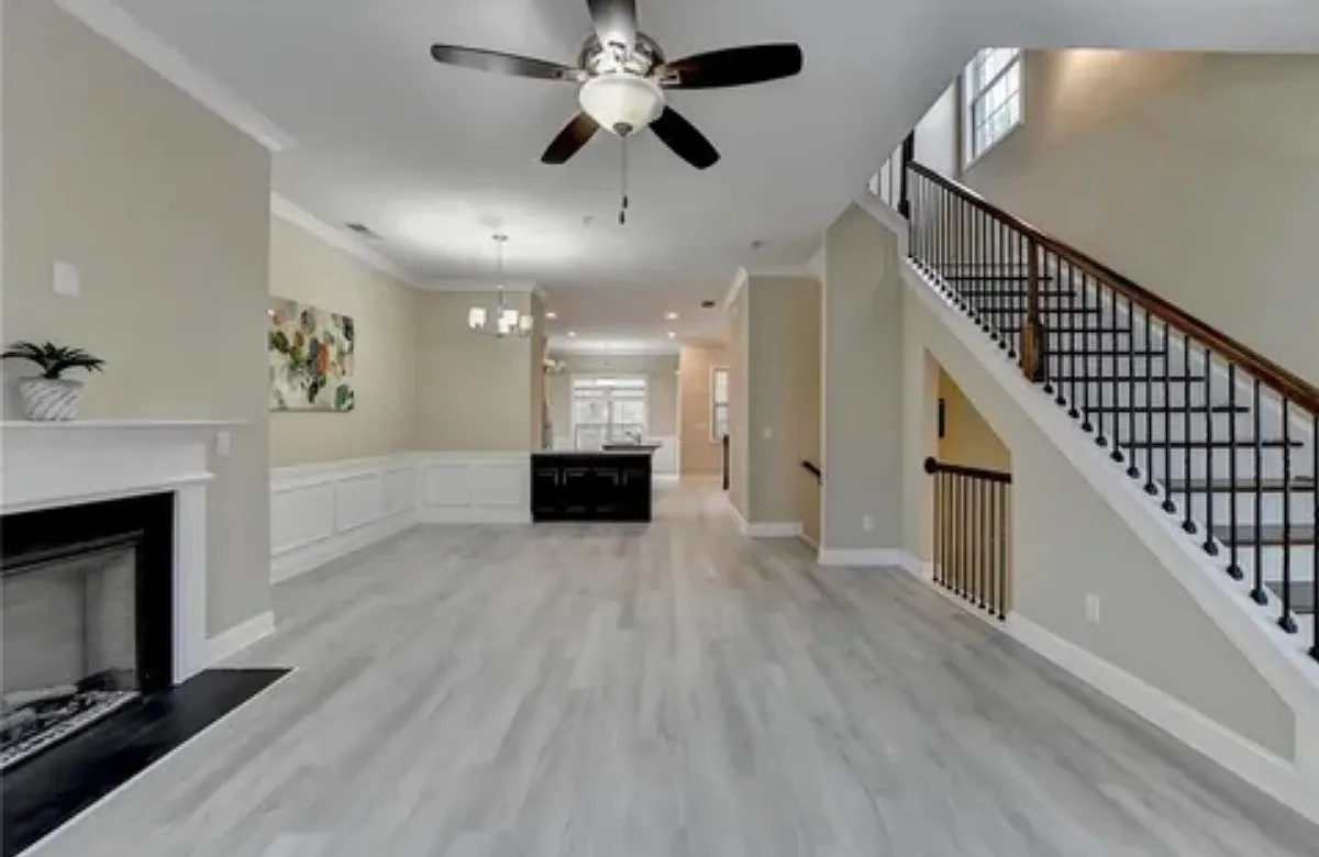 Building Photo - 2405 Tenor Ln