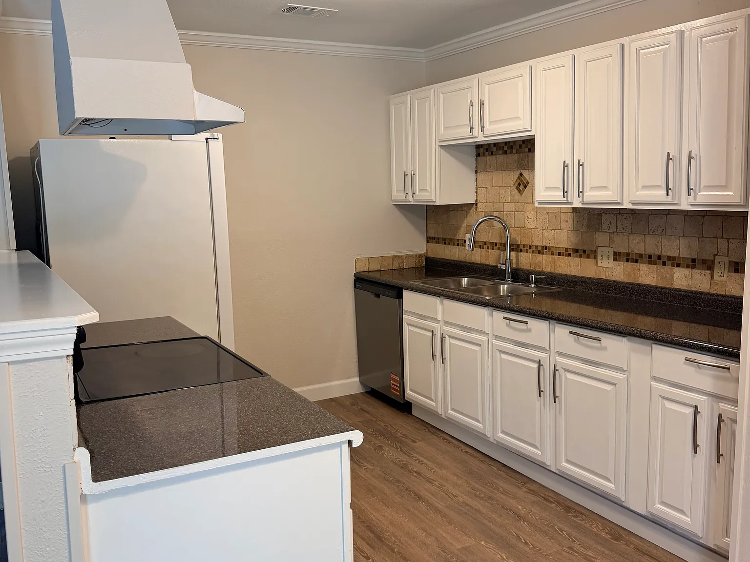 507 S Walnut Creek Dr — Photo 4