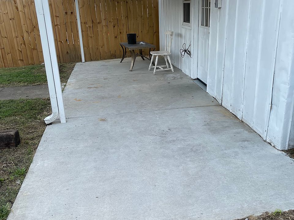 Back apartment entrance with new patio