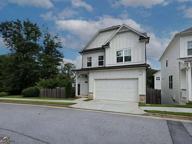 1860 Commons Pl NW — Photo 4