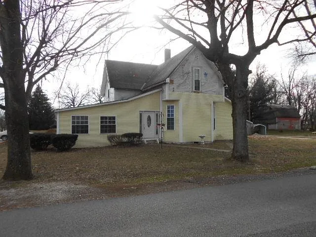 436 Marlatt St photo 1