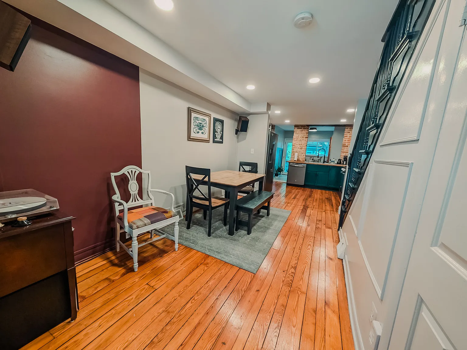 2 bed, 2.5 bath, 1200 sqft, $2,400 — Photo 3