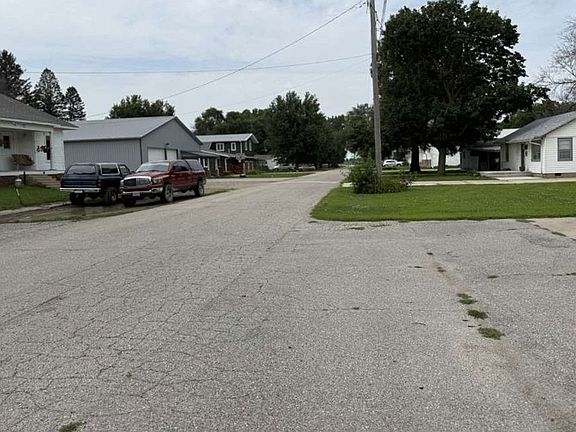 Exterior Neighborhood (street photo)