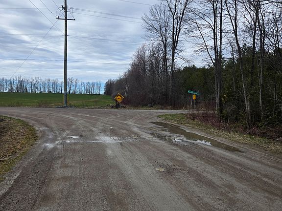 2nd image of 5496 Fairvalley Rd