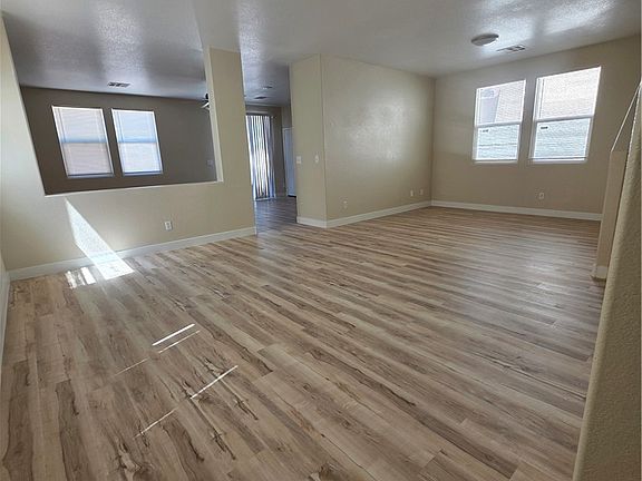 4th image of 5032 Whistling Acres Ave