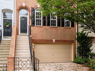 2403 Gorgas Pl, Alexandria, VA 22311