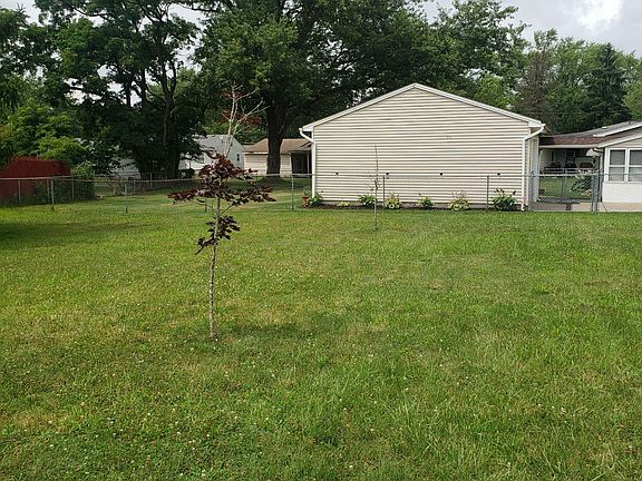 3rd image of 154 Greeley Ln