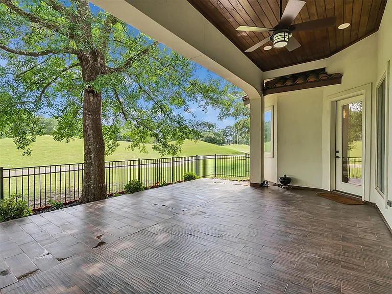 16011 Bridges Fairway Ln — Photo 6