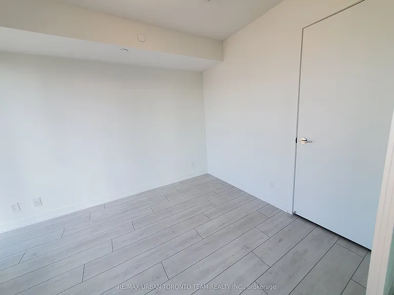 60 Shuter St #2508 — Photo 8