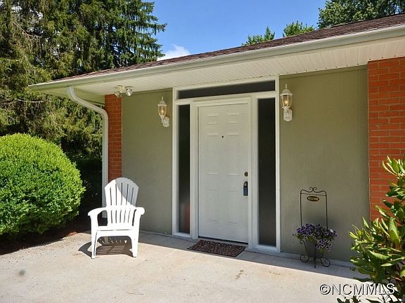 2nd image of 3146 Charlyne Dr
