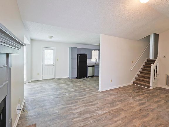 3rd image of 271 Wendy Way