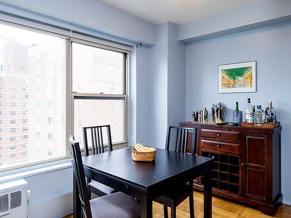 3rd image of 130 Saint Edwards St APT 12C