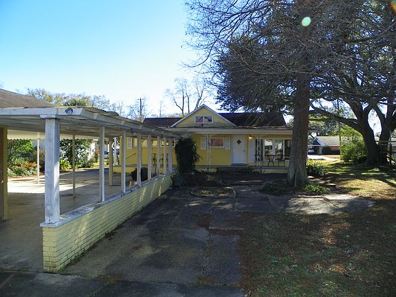 2nd image of 204 Brundrette St