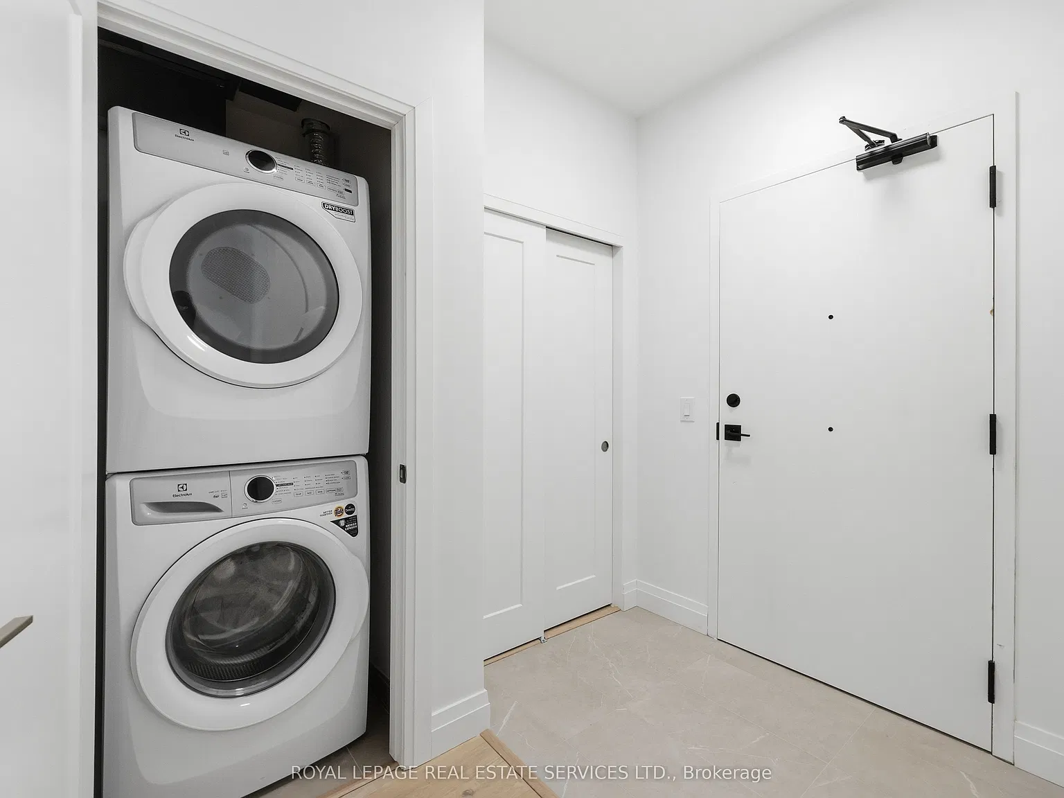 2 bed, $2,700 — Photo 4
