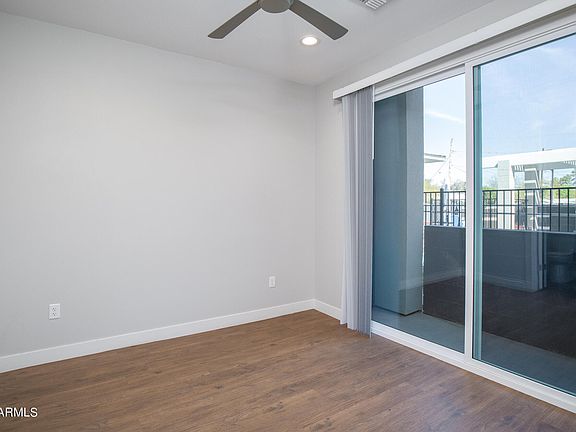 4th image of 915 E Missouri Ave APT 1