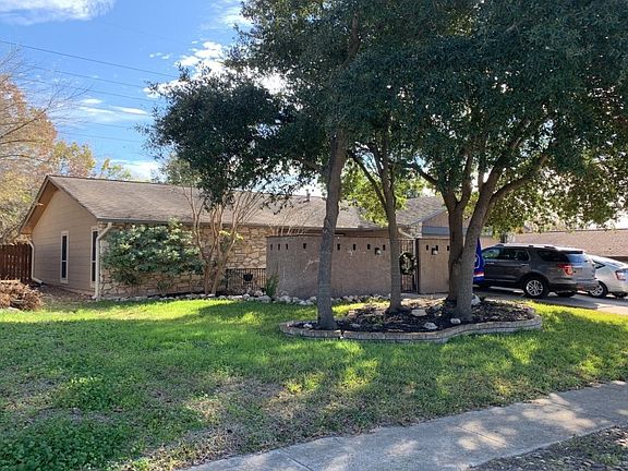 3rd image of 12652 King Oaks Dr