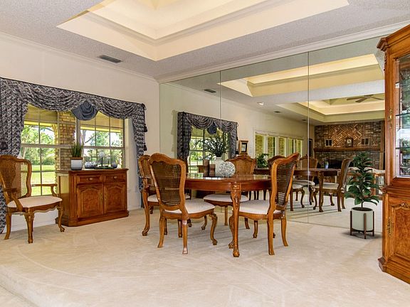 5th image of 417 Diamondhead Dr