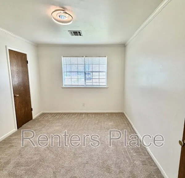 9022 E 30th St — Photo 16