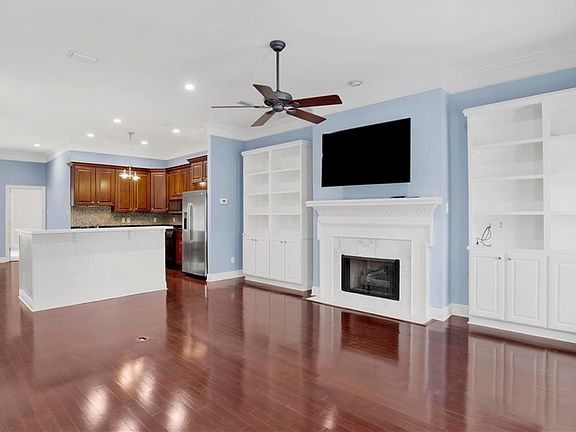4th image of 101 Fairhope Ct N Unit 16