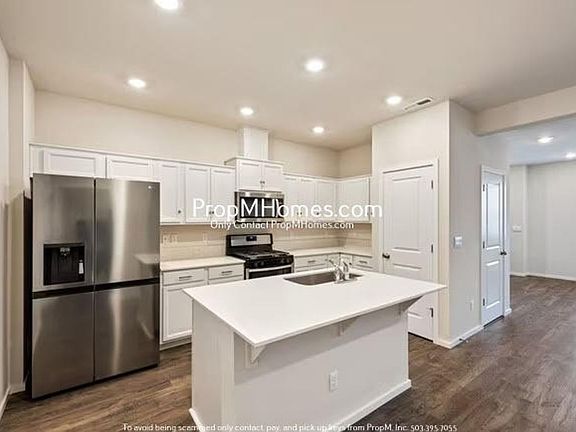 5th image of 884 N 18th Ave