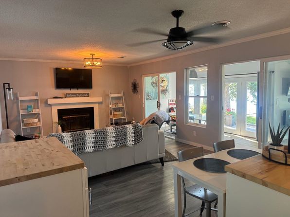 24641 McClelland Dr, Spirit Lake, IA 51360