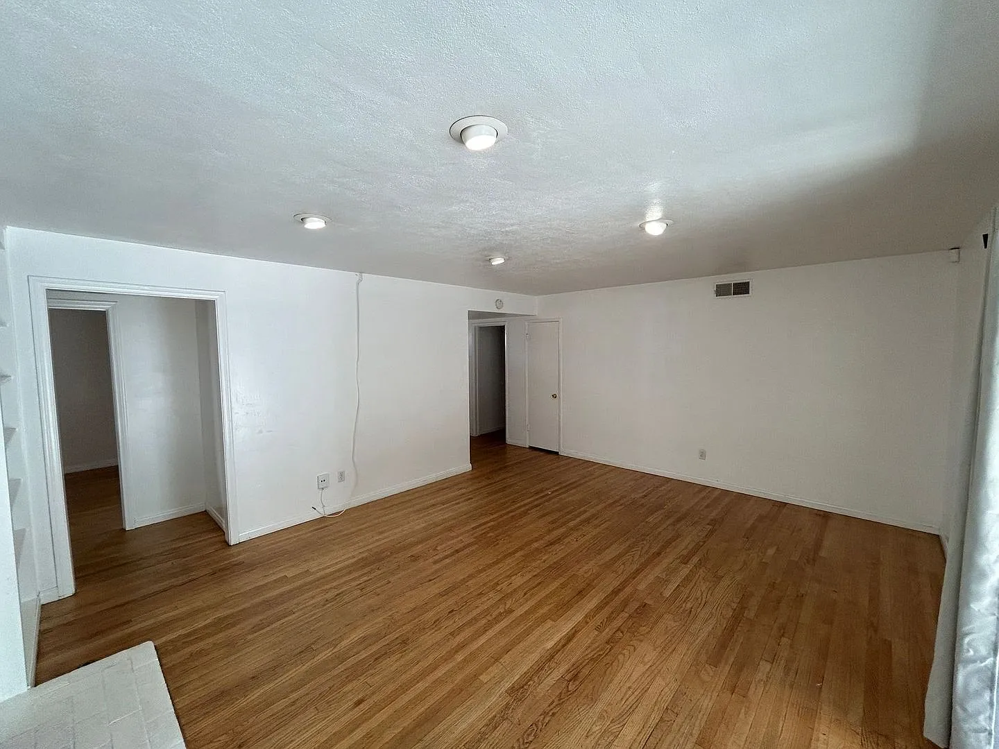 7BD/3BA!! Back gate exits onto Montezuma, Quick walk to campus!! — Photo 4