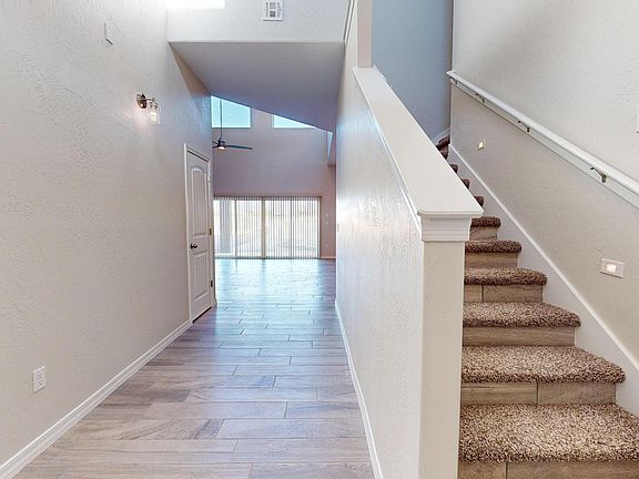 2nd image of 500 La Entrada Cir