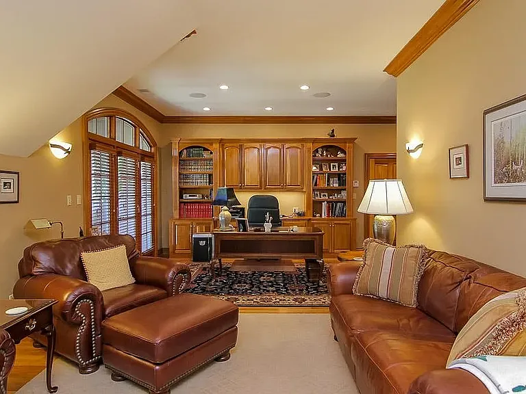 13204 Longwood Ln — Photo 26