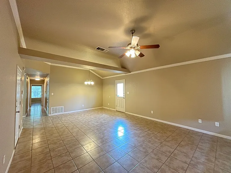 1204 Powder River Dr. — Photo 2