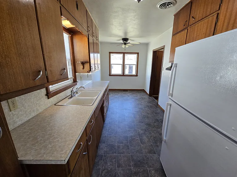 412 Sherman Ave — Photo 8