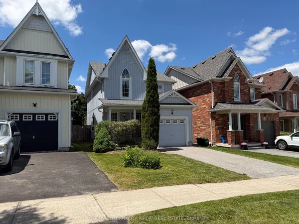 75 Margaret Graham Cres, East Gwillimbury, ON L0G 1M0