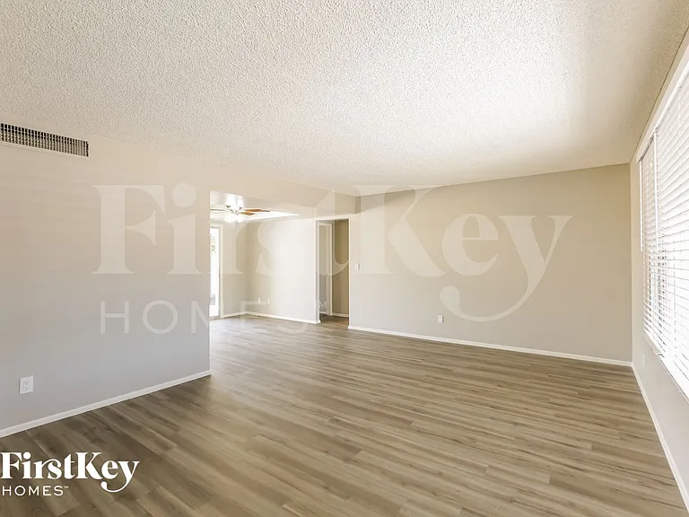 4808 W El Caminito Dr — Photo 3