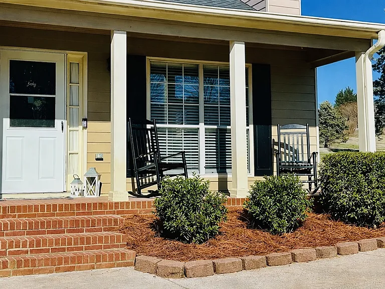 5472 Riverchase Dr — Photo 2