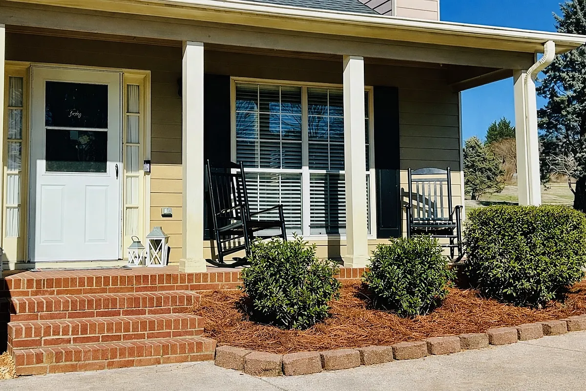 Building Photo - 5472 Riverchase Dr