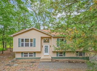 314 Overlook Dr, East Stroudsburg, PA 18301