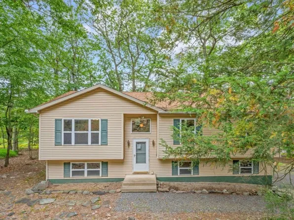 314 Overlook Dr, East Stroudsburg, PA 18301