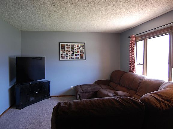 2nd image of 4602 Parklane Dr