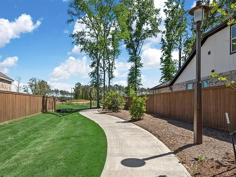 8294 Boundary Waters Dr #B — Photo 15