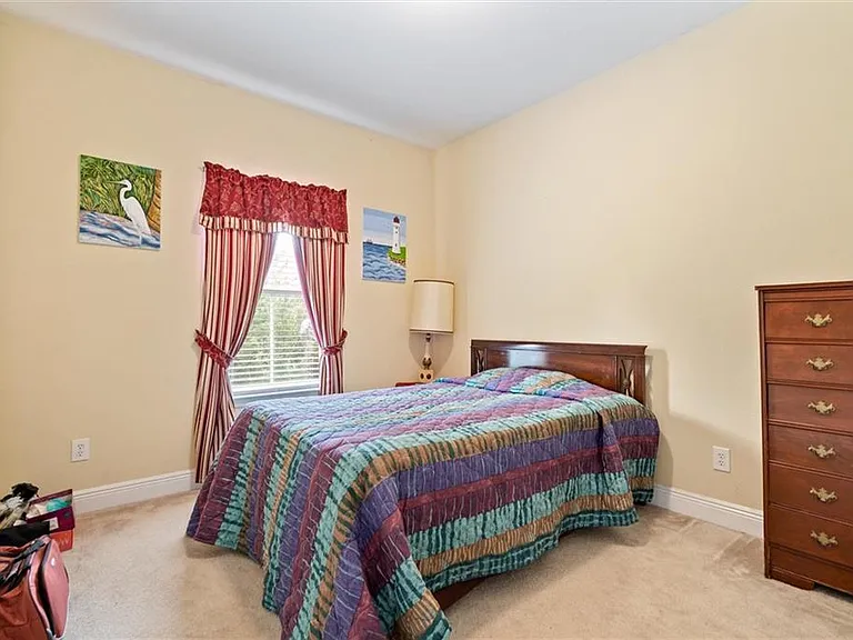 2520 Bluebeard Ln E — Photo 16
