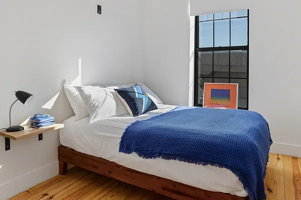 Rented by Roomors Living Inc | media 14