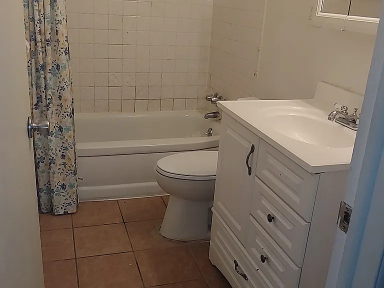 460 Elm St — Photo 5