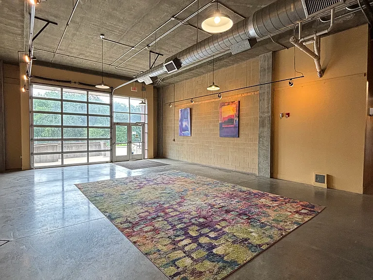 Vine Street Lofts — Photo 17