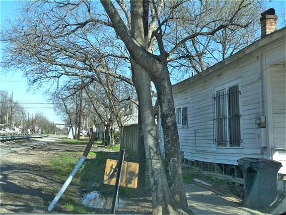 10,000 sqft continuous Lot in Art District for future development for Townhomes / Condominiums