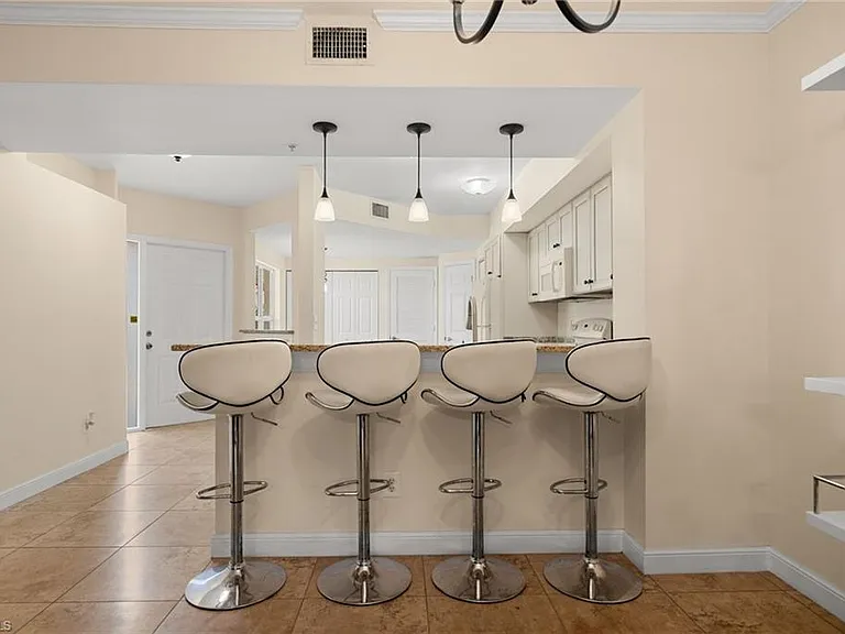 5045 Cedar Springs Dr #103 — Photo 25
