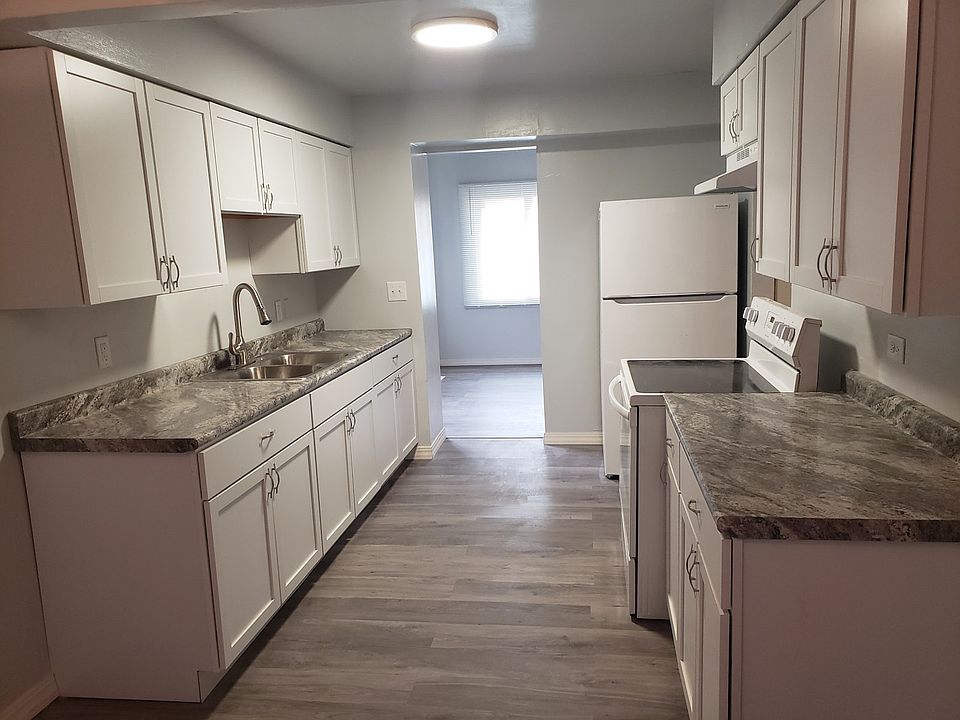 1st image of 809 White Oak Ln