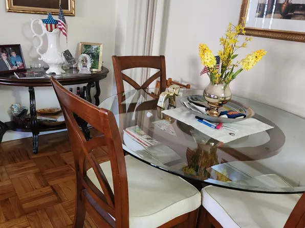 80 Knolls Crescent image 4 of 8